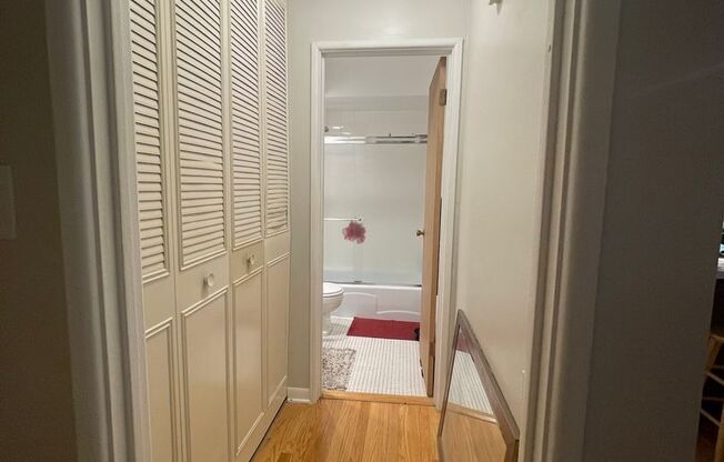 Studio, 1 bath, $1,395, Unit 458