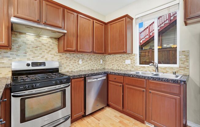 Bothell Luxury Townhome!