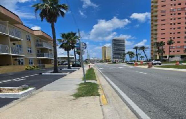 Daytona Ocean View LLC (First Month Rent Free If Approved) 1 bedroom 1 bath unit on beach side