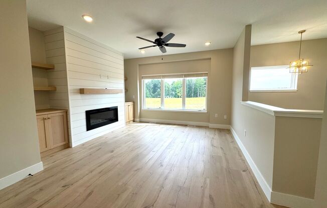 1605-1623 Planert Place