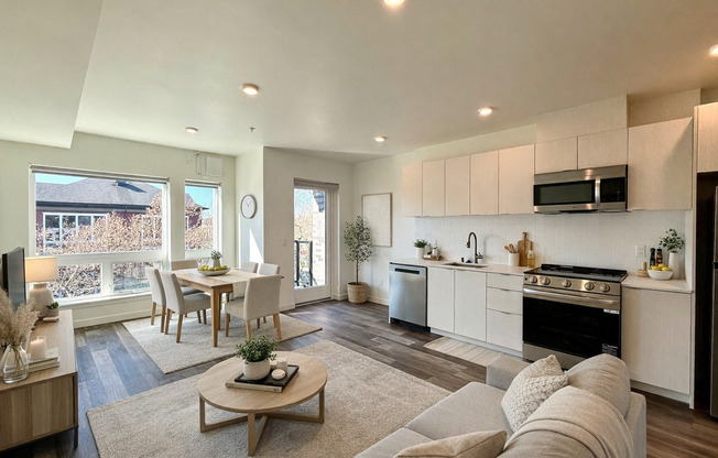 Studio, 1 bath, 278 sqft, $1,925, Unit 301