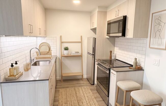 Studio, 1 bath, 363 sqft, $1,394, Unit 12