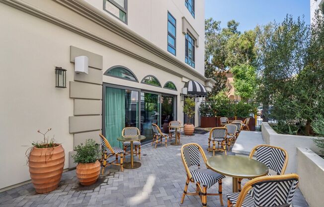 Studio, 1 bath, 675 sqft, $2,400, Unit 611