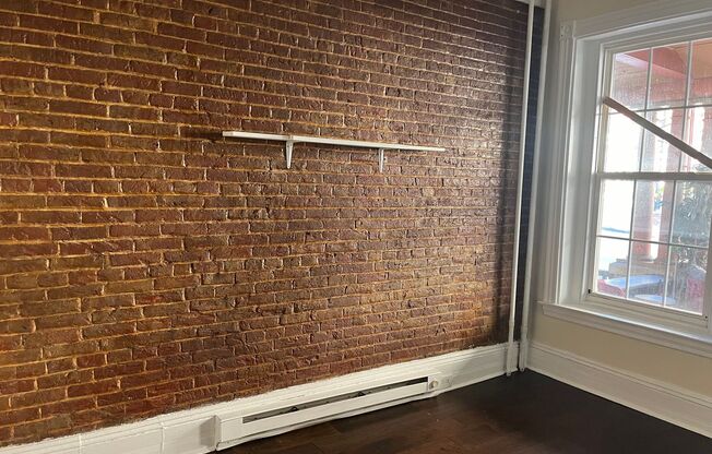 Studio, 1 bath, $895, Unit 28 S. Prince St. Apt. 1