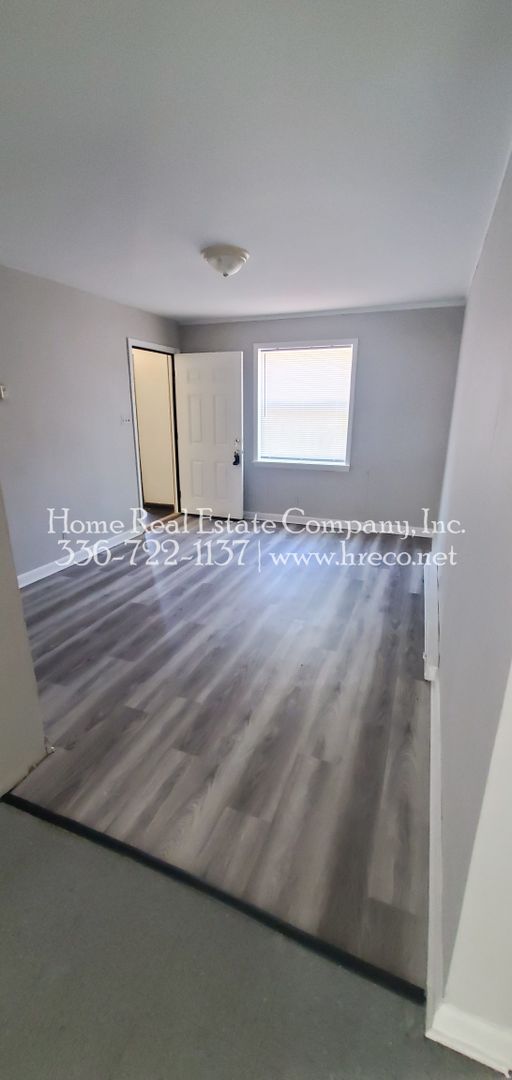Cambridge Apartments | 2322 N. Cherry Street Apt B