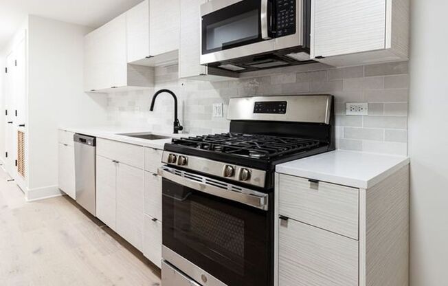 6341 6343 N WAYNE