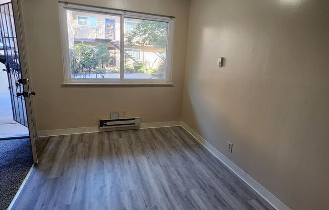 350 - 2905 Old Almaden Rd