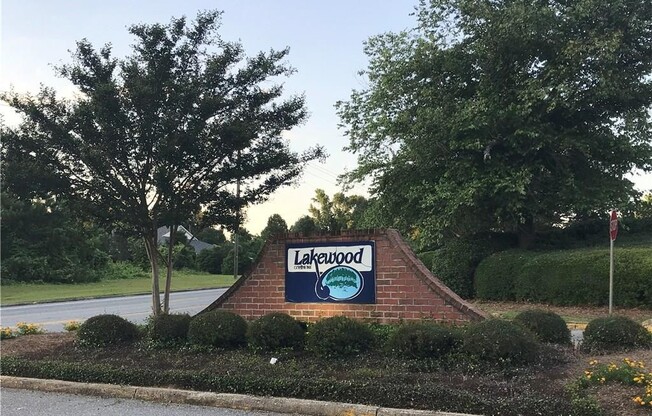 Lakewood Commons