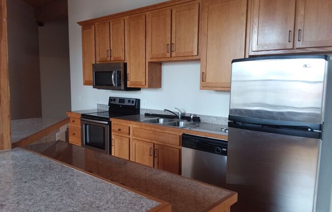 2 beds, 2 baths, 1,230 sqft, $1,750, Unit 47