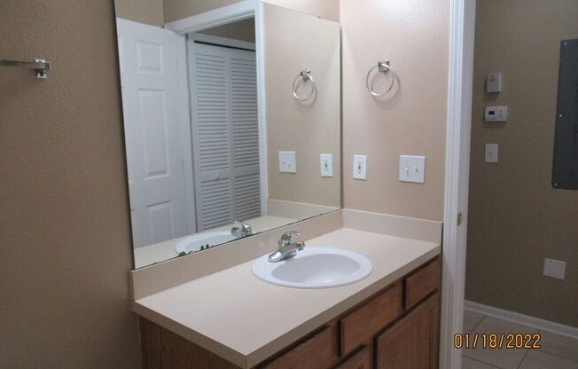 2 beds, 2 baths, $1,425, Unit Unit 2-11