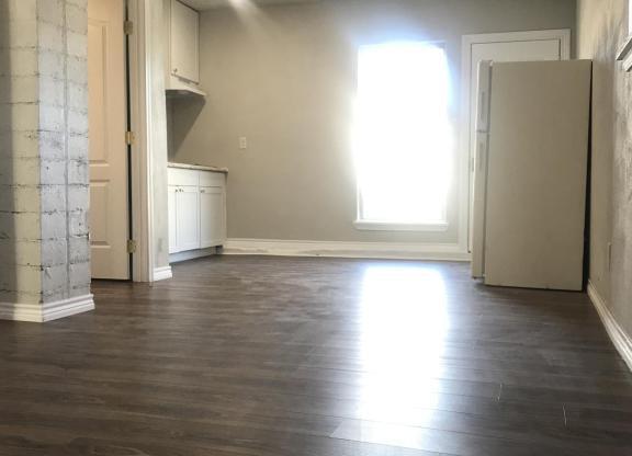 1 bed, 1 bath, 600 sqft, $749