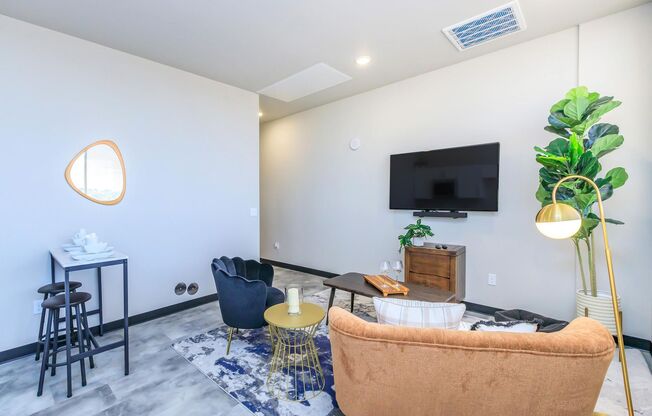 Studio, 1 bath, 655 sqft, $700, Unit 1705