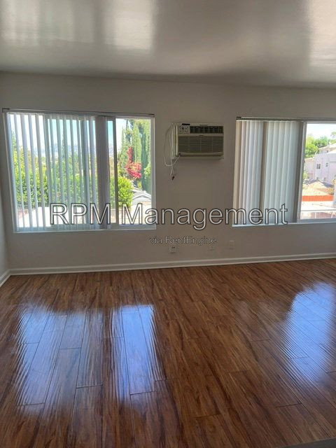 20327 SATICOY ST