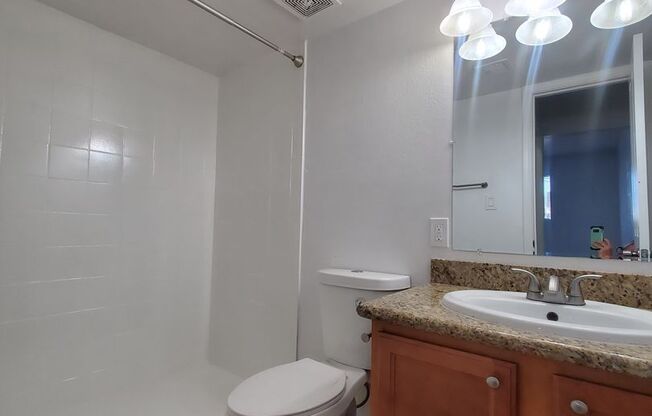 3 beds, 2 baths, $1,895, Unit 106