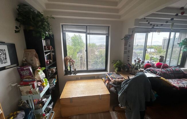2 beds, 1 bath, $1,375, Unit 510