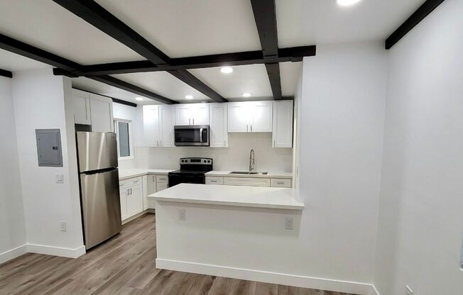 Studio, 1 bath, 373 sqft, $2,095, Unit 25