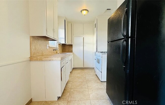 1 bed, 1 bath, 600 sqft, $1,595, Unit E