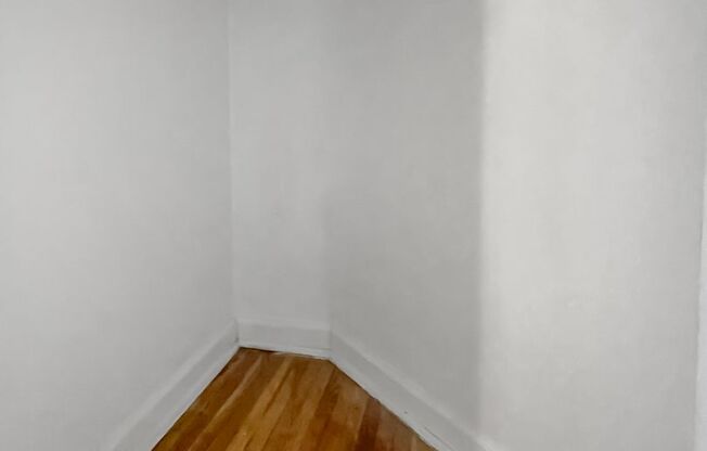 2 beds, 1 bath, 635 sqft, $1,313, Unit 113