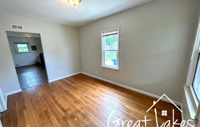Warm and cozy 2 bedroom/1 bathroom home in Eastpointe now available for rent!