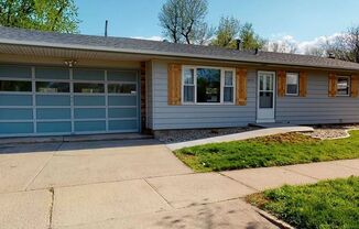 Renovated 3 bedroom house near I-29 in Sioux Falls