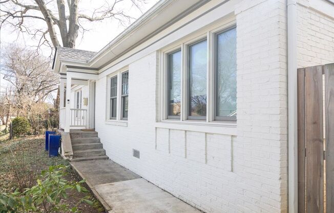 Beautifully Updated 3bd/2ba w/ Loft/Office in Desirable Inman Park Location!