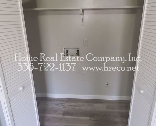 3 beds, 1.5 baths, $1,295