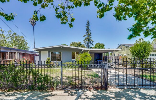 Charming updated 3 bedroom, 1 bathroom home in Menlo Park