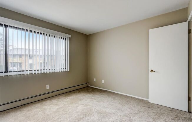 3 beds, 1.5 baths, 1,050 sqft, $1,730, Unit 4586-3