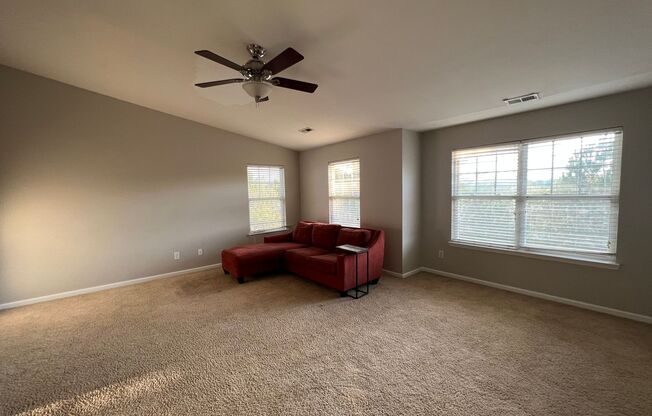 3 beds, 2.5 baths, $1,725, Unit Unit 101