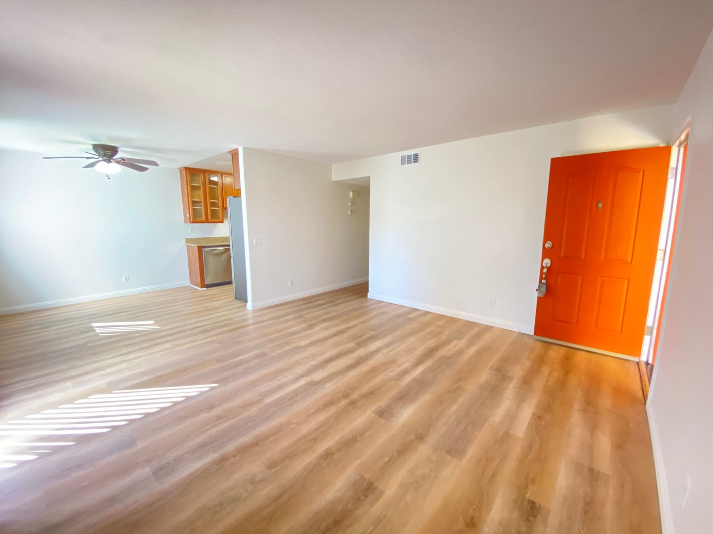 Charming 2 bedroom 2 bathroom Condo in Oceanside!