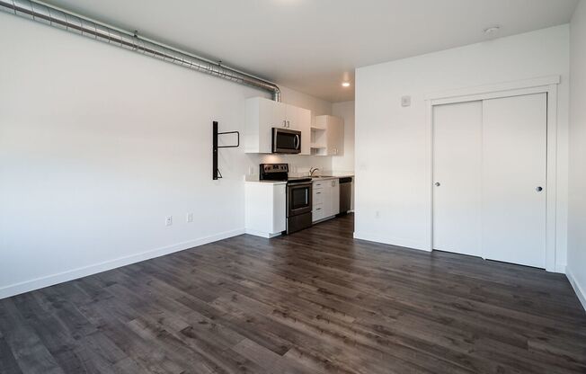 1 bed, 1 bath, 590 sqft, $1,250, Unit 108