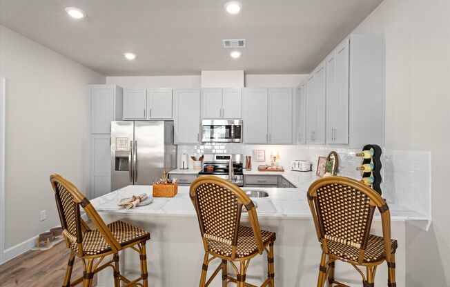 2 beds, 1 bath, 868 sqft, $1,950, Unit 4305