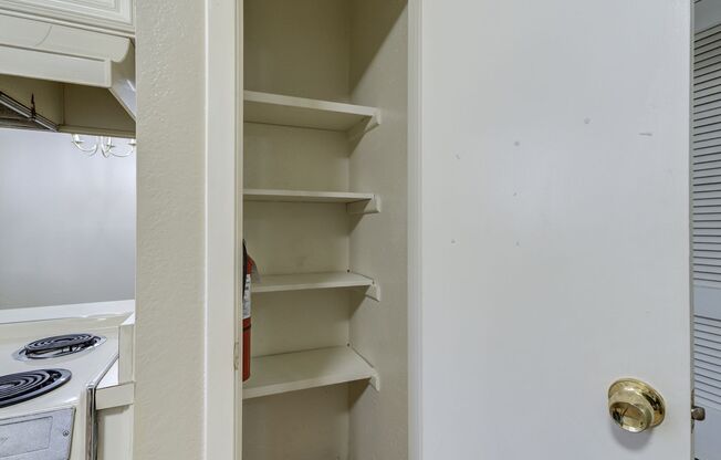 2 beds, 2 baths, 926 sqft, $737, Unit #29