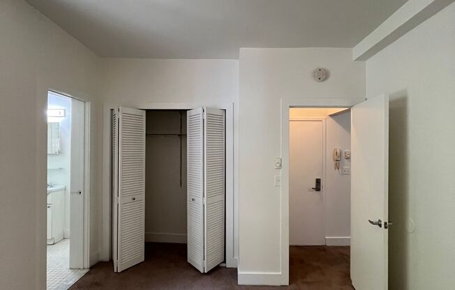330-332 S. Juniper St