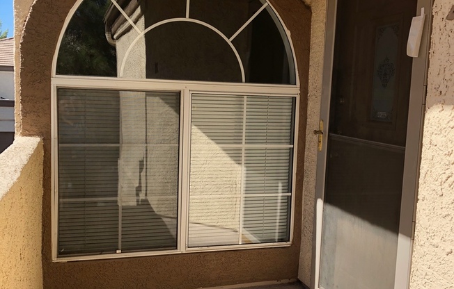 Fantastic 2 Bedroom Condo with Attached Garage