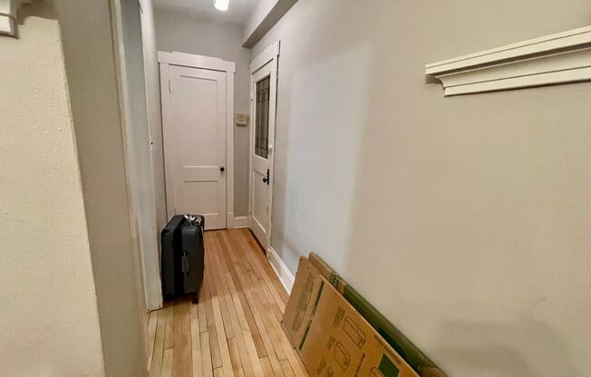 1 bed, 1 bath, $1,015, Unit 10