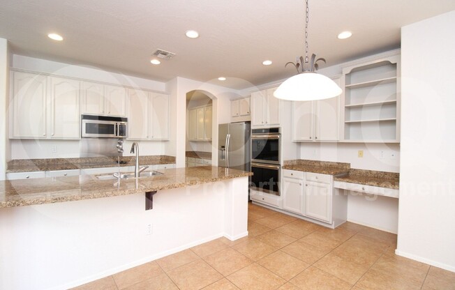 3316 E KINGBIRD PL