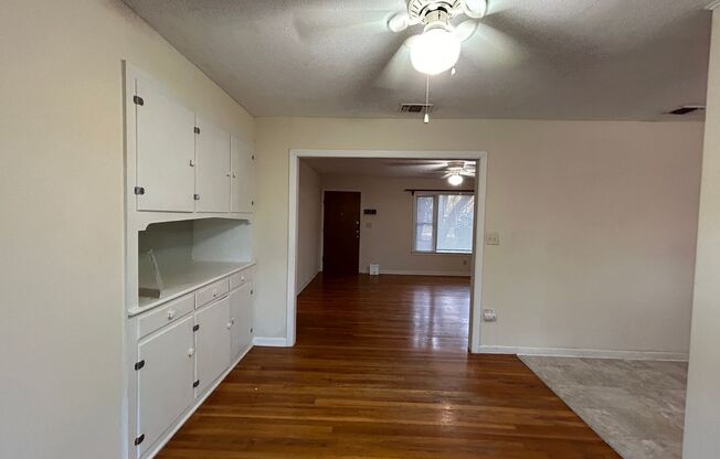 3 beds, 1 bath, $1,550