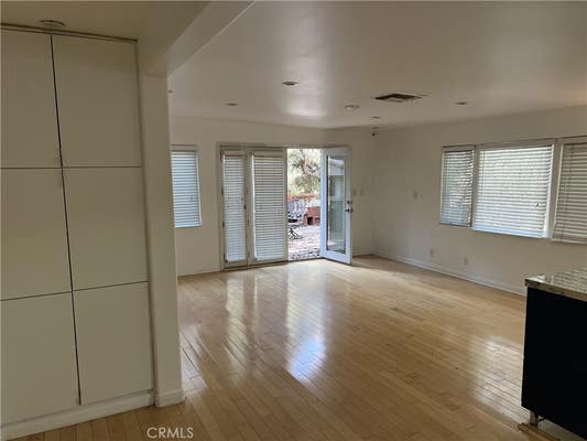 2400 N BEVERLY GLN BLVD