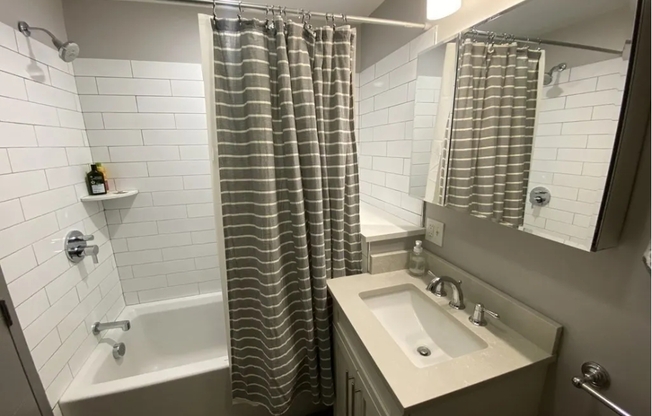 2 beds, 2 baths, $3,900, Unit 6