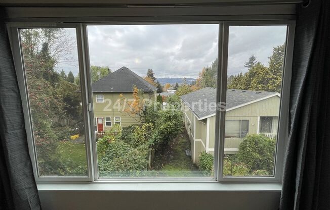 2 beds, 1 bath, $1,495, Unit 4124 Unit D