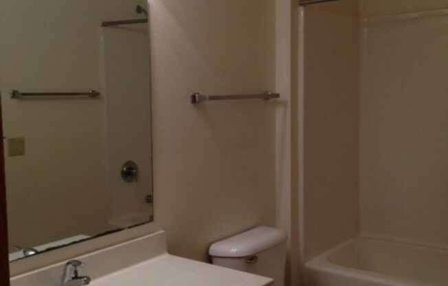 1 bed, 1 bath, 795 sqft, $1,655, Unit 2892-106