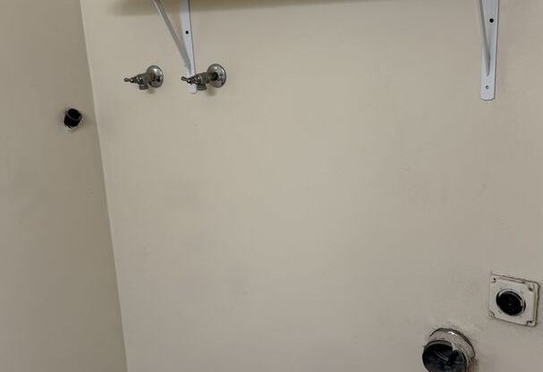 3 beds, 1.5 baths, 1,390 sqft, $2,300