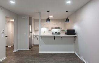 1 bed, 1 bath, 650 sqft, $995, Unit 18