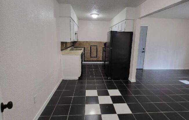 2 beds, 1.5 baths, 900 sqft, $775, Unit Apt 608