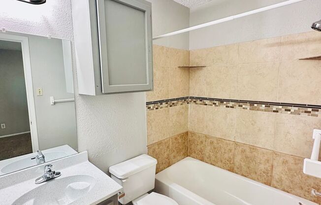 Studio, 1 bath, 500 sqft, $750, Unit 212