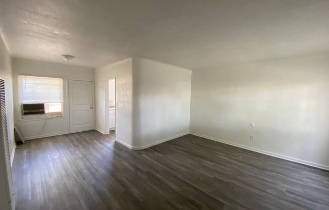 2717 N. Crescent Ave.