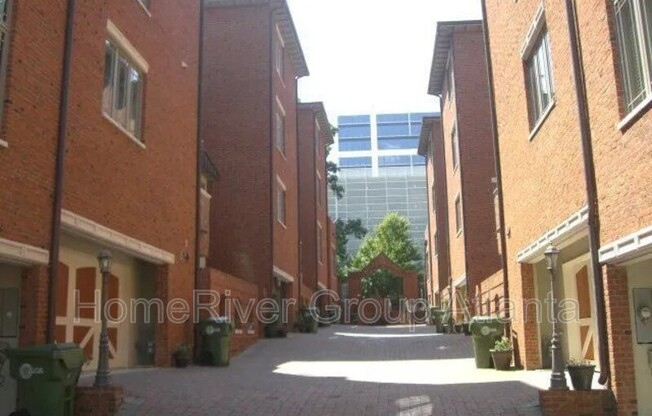 7 PRITCHARD WAY NE