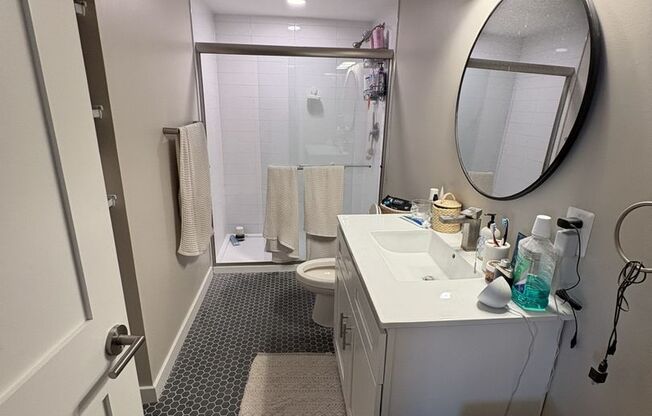 2 beds, 1 bath, 10 sqft, $2,420, Unit Apt 12