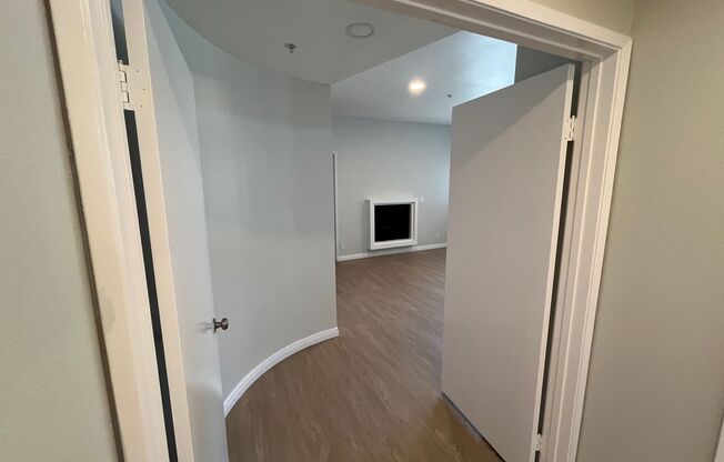 3 beds, 2 baths, 1,250 sqft, $3,198, Unit 102